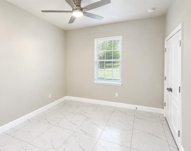 409 Beckley Street - Photo Thumbnail 18