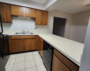 607 Casa Park Court - Photo Thumbnail 10