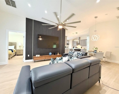 403 Sandy Ridge Drive - Photo Thumbnail 5