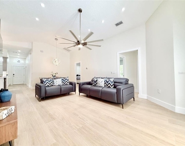 403 Sandy Ridge Drive - Photo Thumbnail 6
