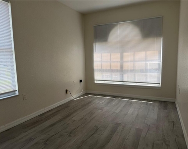 701 Bluebill Place - Photo Thumbnail 10