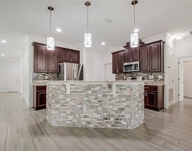941 Rimini Drive - Photo Thumbnail 23