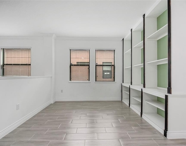941 Rimini Drive - Photo Thumbnail 13