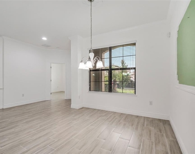 941 Rimini Drive - Photo Thumbnail 8