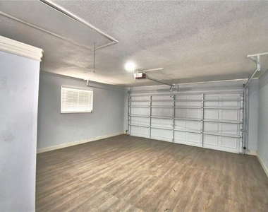 153 Browning Circle - Photo Thumbnail 8