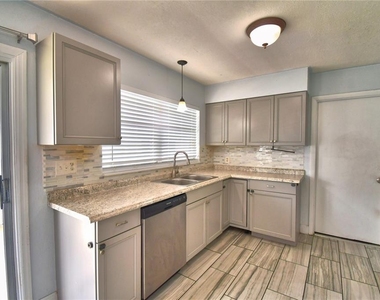 153 Browning Circle - Photo Thumbnail 16