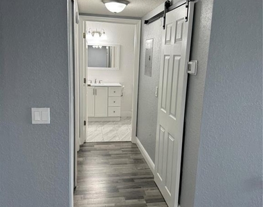 14049 Fairway Island Drive - Photo Thumbnail 13