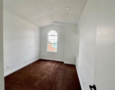 745 Riggs Circle - Photo Thumbnail 7