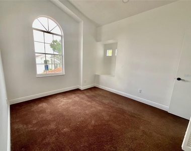 745 Riggs Circle - Photo Thumbnail 6