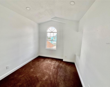 745 Riggs Circle - Photo Thumbnail 13