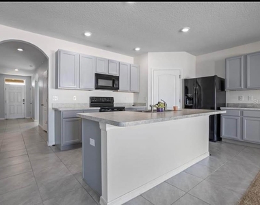 615 Squires Grove Drive - Photo Thumbnail 6