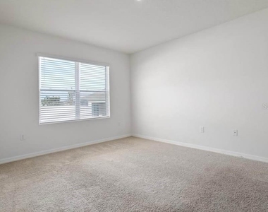 615 Squires Grove Drive - Photo Thumbnail 9