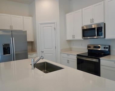 2051 Punch Bowl Avenue - Photo Thumbnail 2