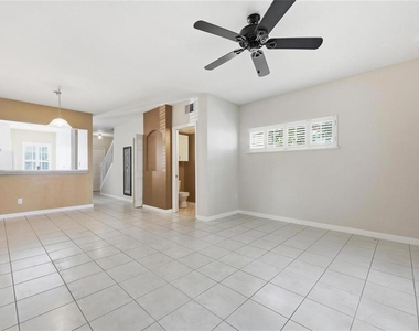 6998 Woodlake Drive - Photo Thumbnail 9