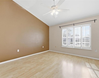 6998 Woodlake Drive - Photo Thumbnail 22
