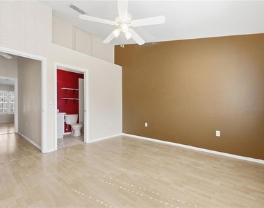6998 Woodlake Drive - Photo Thumbnail 21