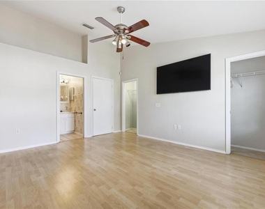 6998 Woodlake Drive - Photo Thumbnail 16