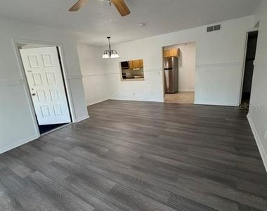 1322 Pine Ridge Circle - Photo Thumbnail 4