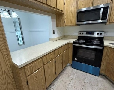 1322 Pine Ridge Circle - Photo Thumbnail 7