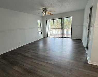 1322 Pine Ridge Circle - Photo Thumbnail 3
