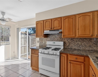 1049 Trowbridge Court - Photo Thumbnail 8