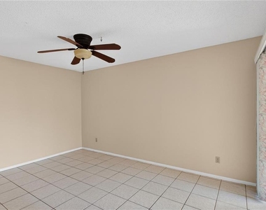 1049 Trowbridge Court - Photo Thumbnail 15