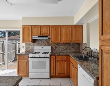 1049 Trowbridge Court - Photo Thumbnail 7
