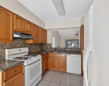 1049 Trowbridge Court - Photo Thumbnail 9