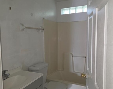 1159 Fremont Park Avenue - Photo Thumbnail 9