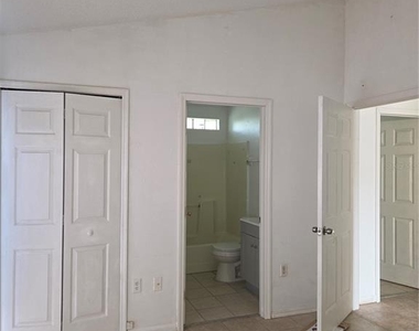 1159 Fremont Park Avenue - Photo Thumbnail 4