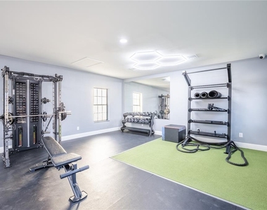 744 Spring West Road - Photo Thumbnail 16