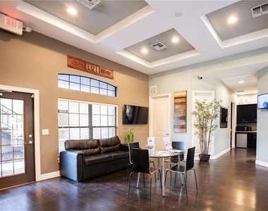 744 Spring West Road - Photo Thumbnail 15