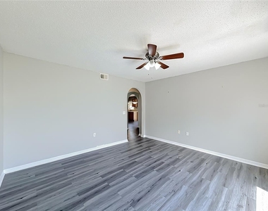 2032 Elmhurst Lane - Photo Thumbnail 29