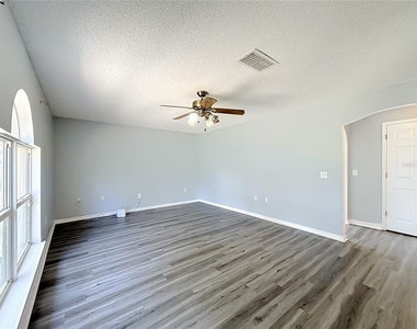 2032 Elmhurst Lane - Photo Thumbnail 23