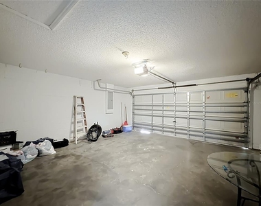 2032 Elmhurst Lane - Photo Thumbnail 51