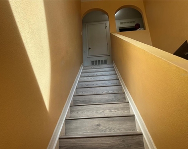 2032 Elmhurst Lane - Photo Thumbnail 33
