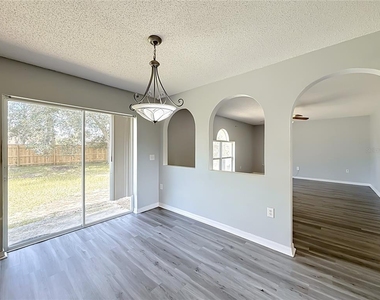 2032 Elmhurst Lane - Photo Thumbnail 12