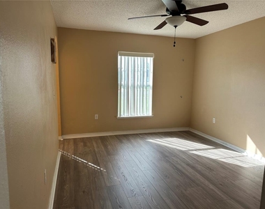 2032 Elmhurst Lane - Photo Thumbnail 10