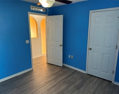 2032 Elmhurst Lane - Photo Thumbnail 45