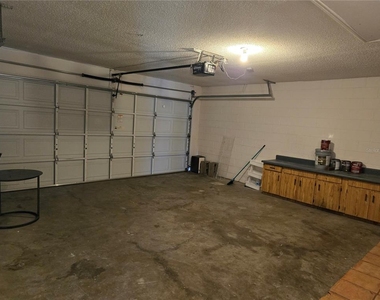 1666 Tremont Lane - Photo Thumbnail 14