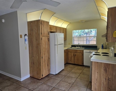 1666 Tremont Lane - Photo Thumbnail 5