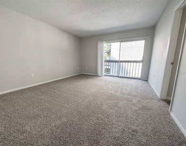 4419 S Semoran Boulevard - Photo Thumbnail 12
