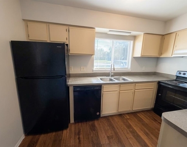 4419 S Semoran Boulevard - Photo Thumbnail 2