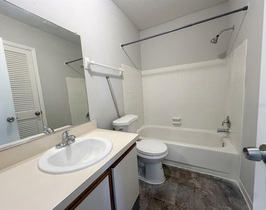 4419 S Semoran Boulevard - Photo Thumbnail 16