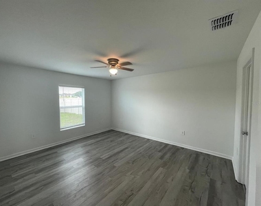 2514 Mckinley Drive - Photo Thumbnail 16