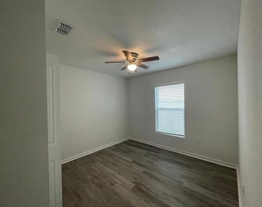 2514 Mckinley Drive - Photo Thumbnail 18