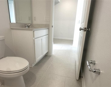 2514 Mckinley Drive - Photo Thumbnail 6