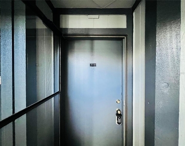 3778 Southpointe Drive - Photo Thumbnail 2