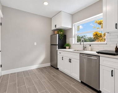 2612 Roxbury Road - Photo Thumbnail 6