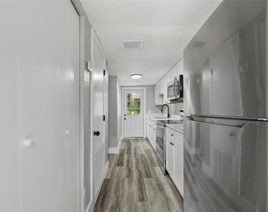 1608 Hope Street - Photo Thumbnail 6